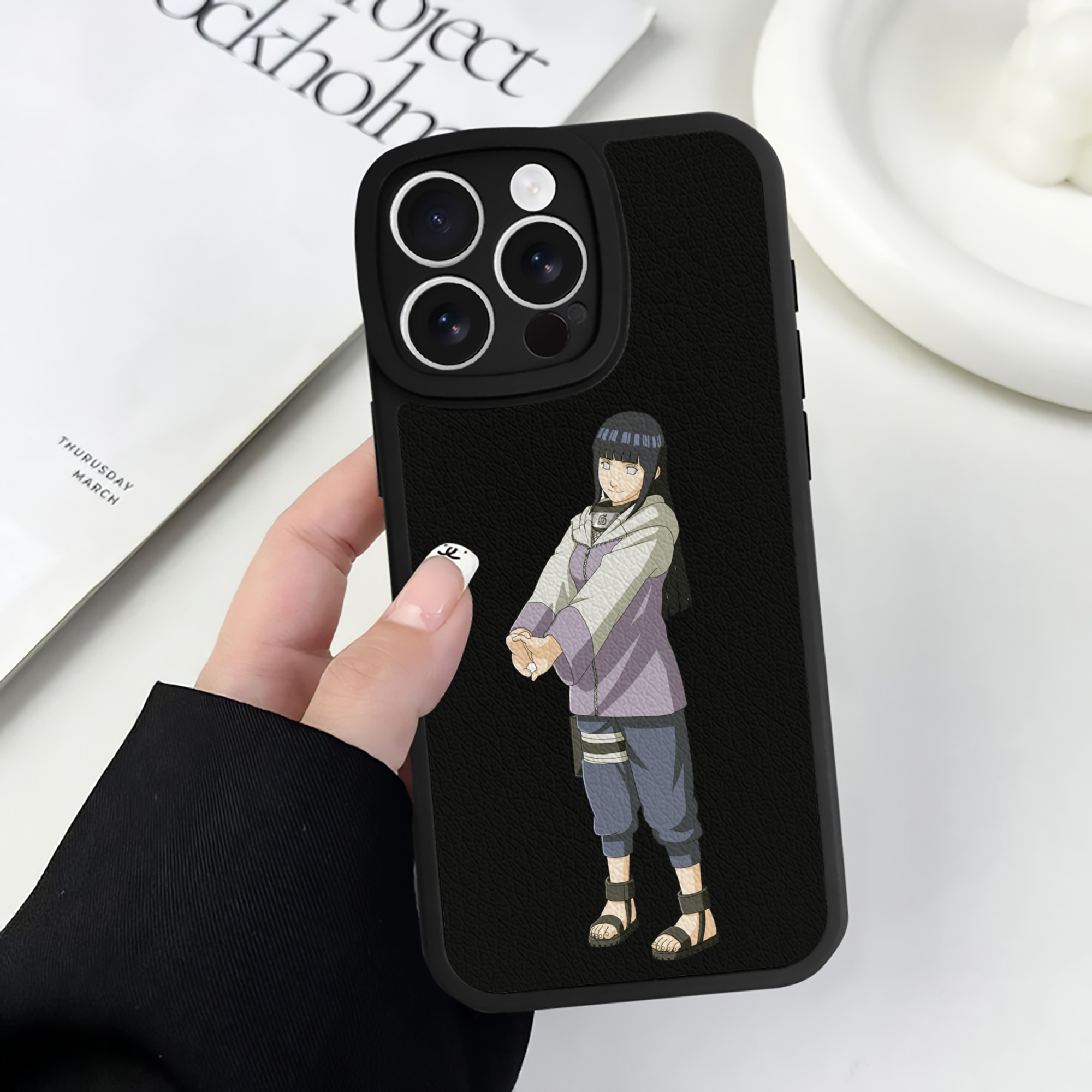 （画像用） NARUTO -ナルト- 日向ヒナタ Hyūga Hinata 【iPhone 16シリーズ対応】シリコンスマホケース（レザー調） 材質：シリコン